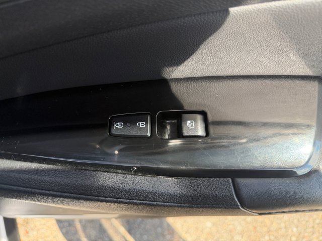 Certified Used 2024 White Kia X-Line image 34