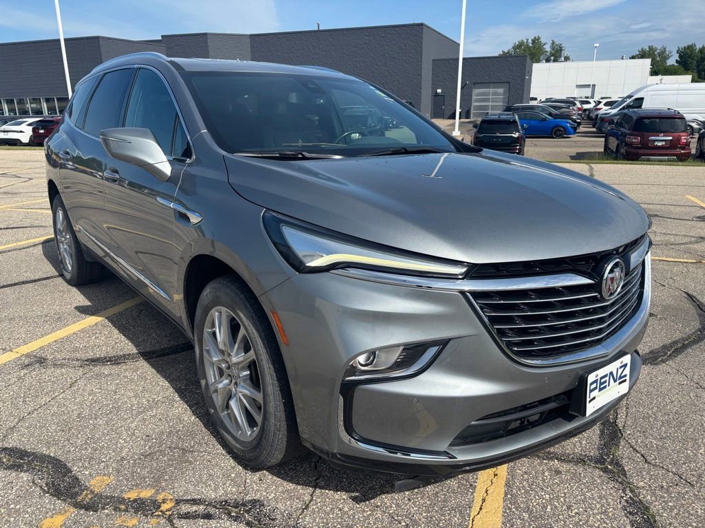 2023 Buick Enclave Essence AWD's photo