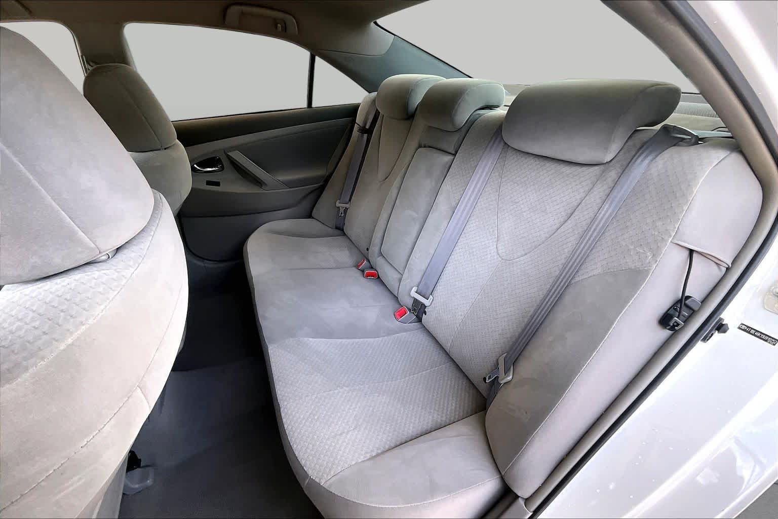 Used 2009 Super White Toyota  image 18