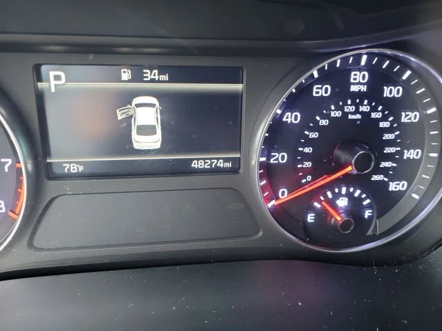 Used 2024 White Kia LXS image 27