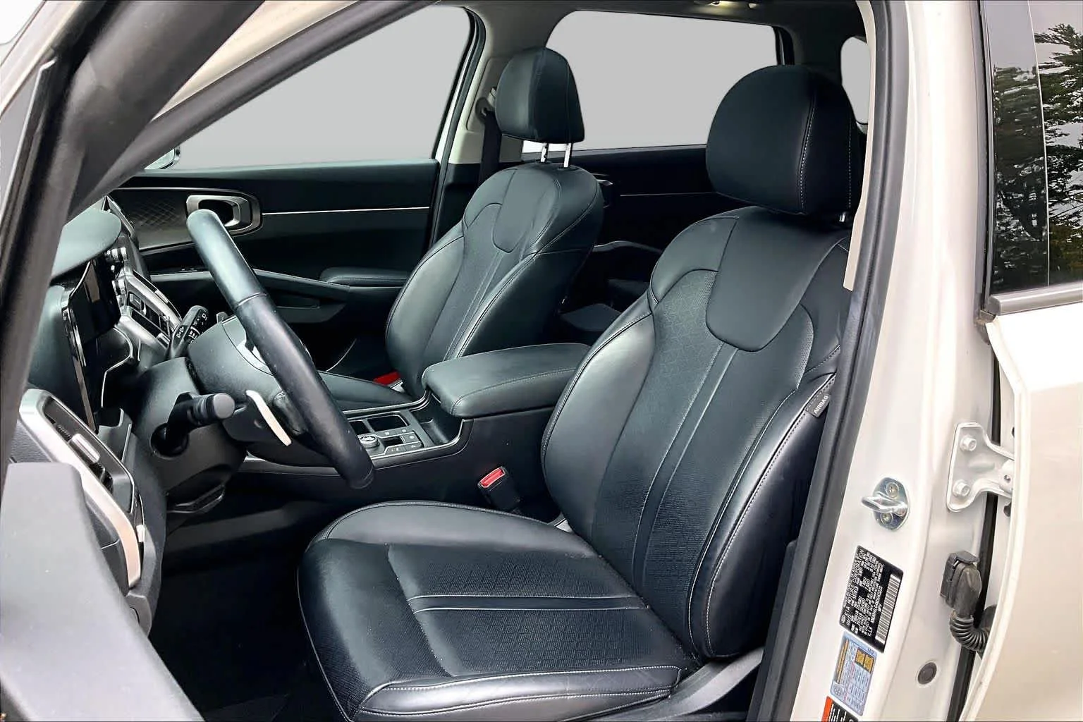 Used 2021 Snow White Pearl Kia EX image 9