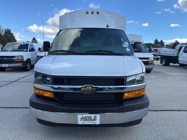 New 2025 Summit White Chevrolet 1WT image 2
