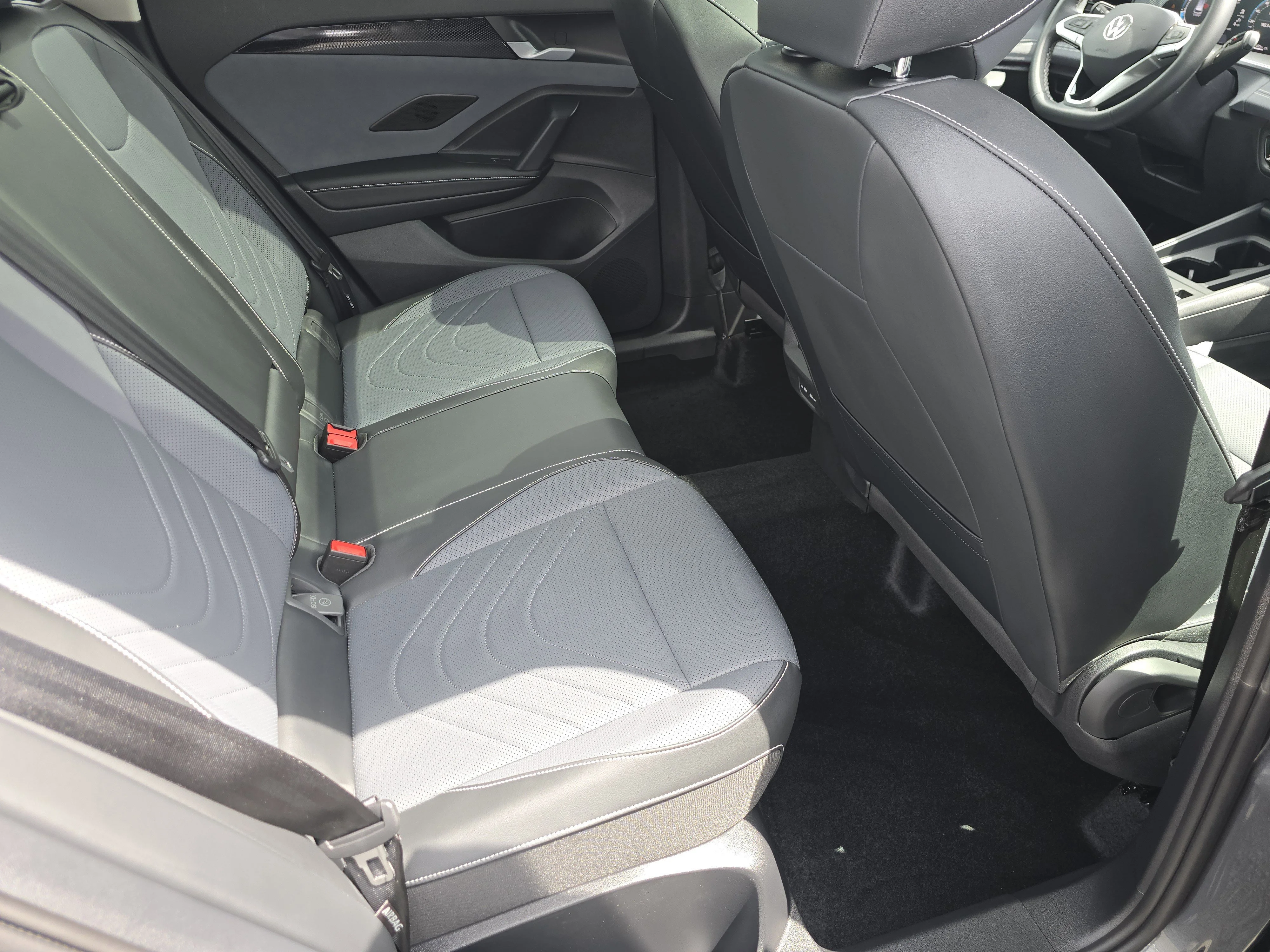 New 2026 Platinum Gray Metallic Volkswagen SE image 16