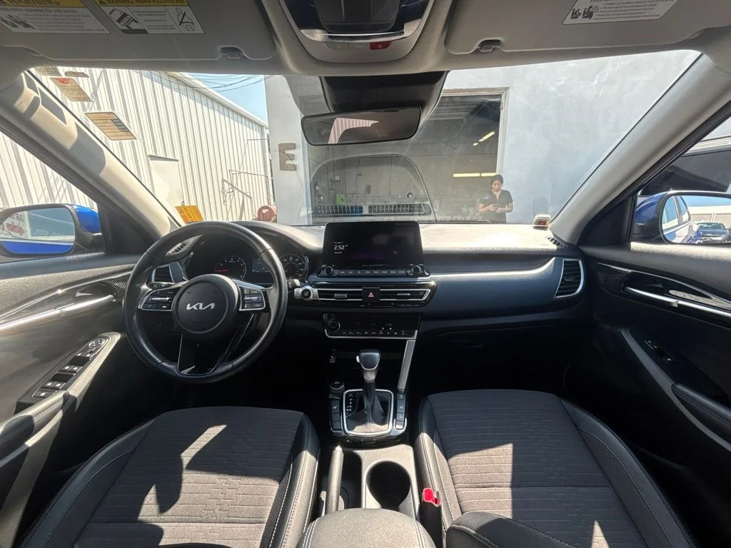 Used 2023 Blue Kia S image 20