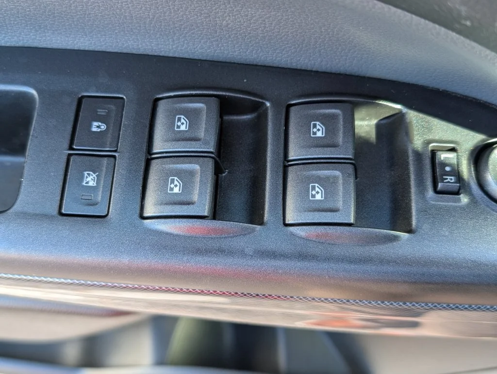 Used 2020 Red Chevrolet Z71 image 18