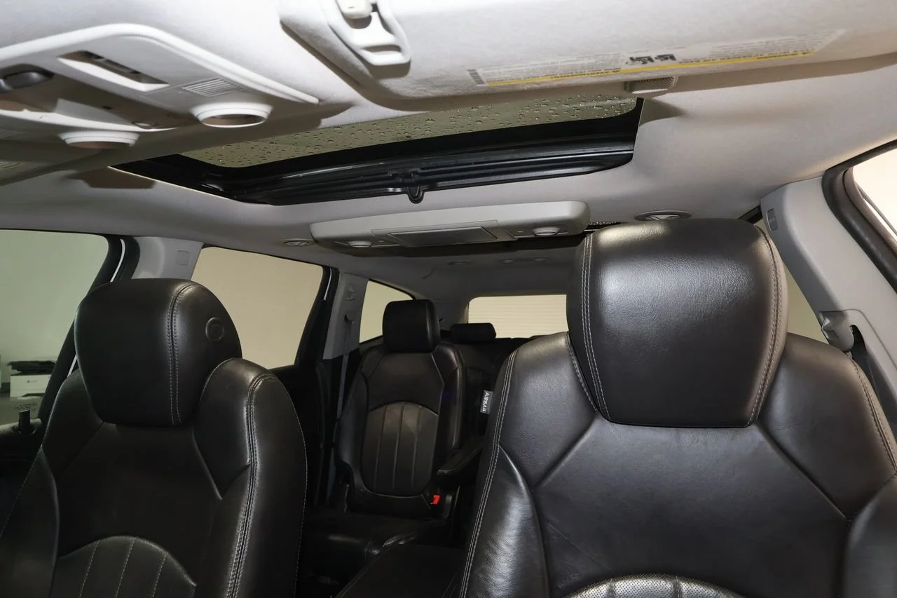 Used 2014 White Diamond Tricoat Chevrolet LTZ image 11