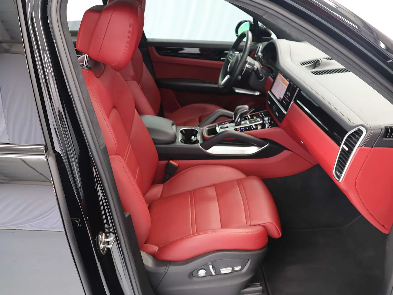 Used 2021 BLACK Porsche Turbo image 15