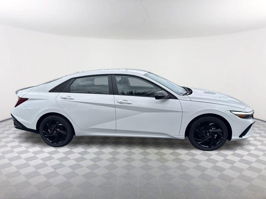 New 2026 White Hyundai SEL Sport image 4