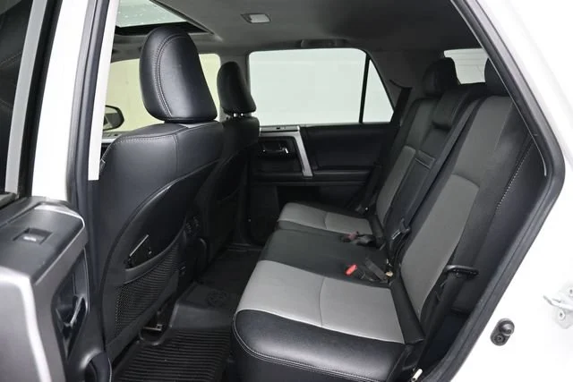 Used 2019 Super White Toyota SR5 image 20