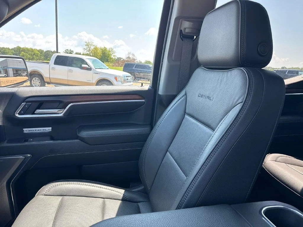 Used 2024 Black GMC Denali image 26