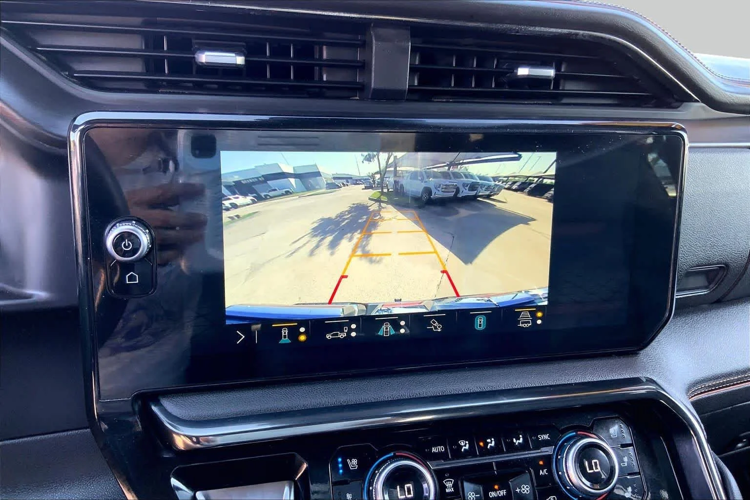 Used 2022 Dynamic Blue Metallic GMC AT4 image 25