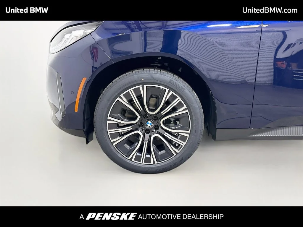 New 2026 Tanzanite Blue II Metallic BMW 30 xDrive image 9