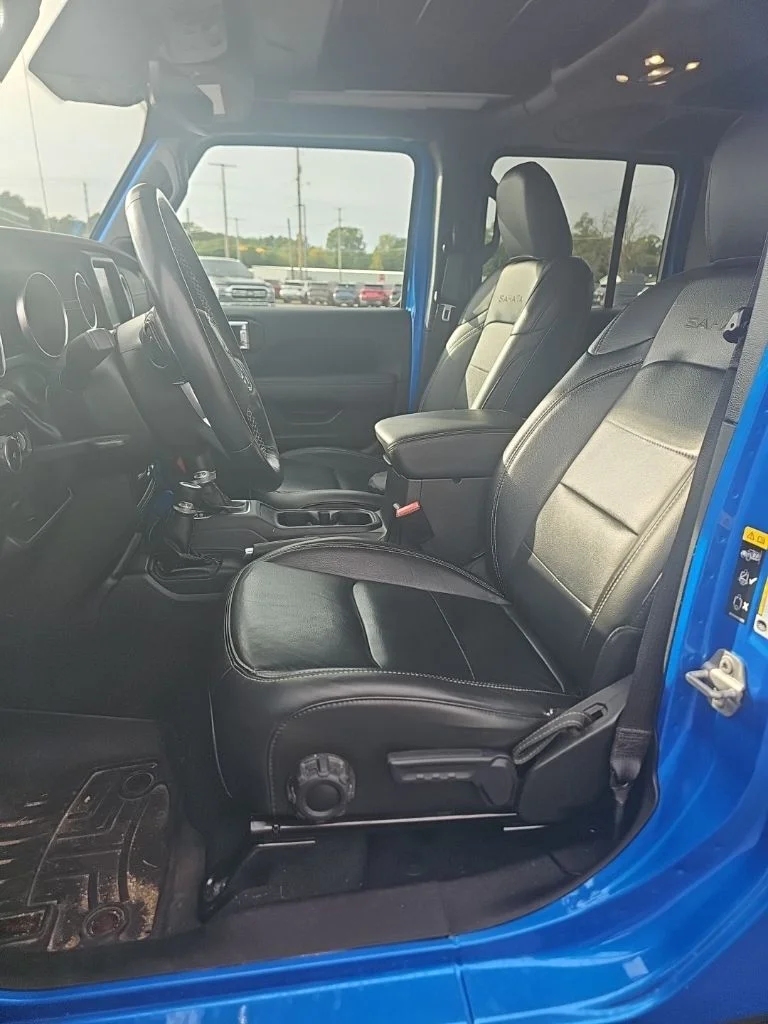 Used 2022 Hydro Blue Pearlcoat Jeep Unlimited Sahara image 13