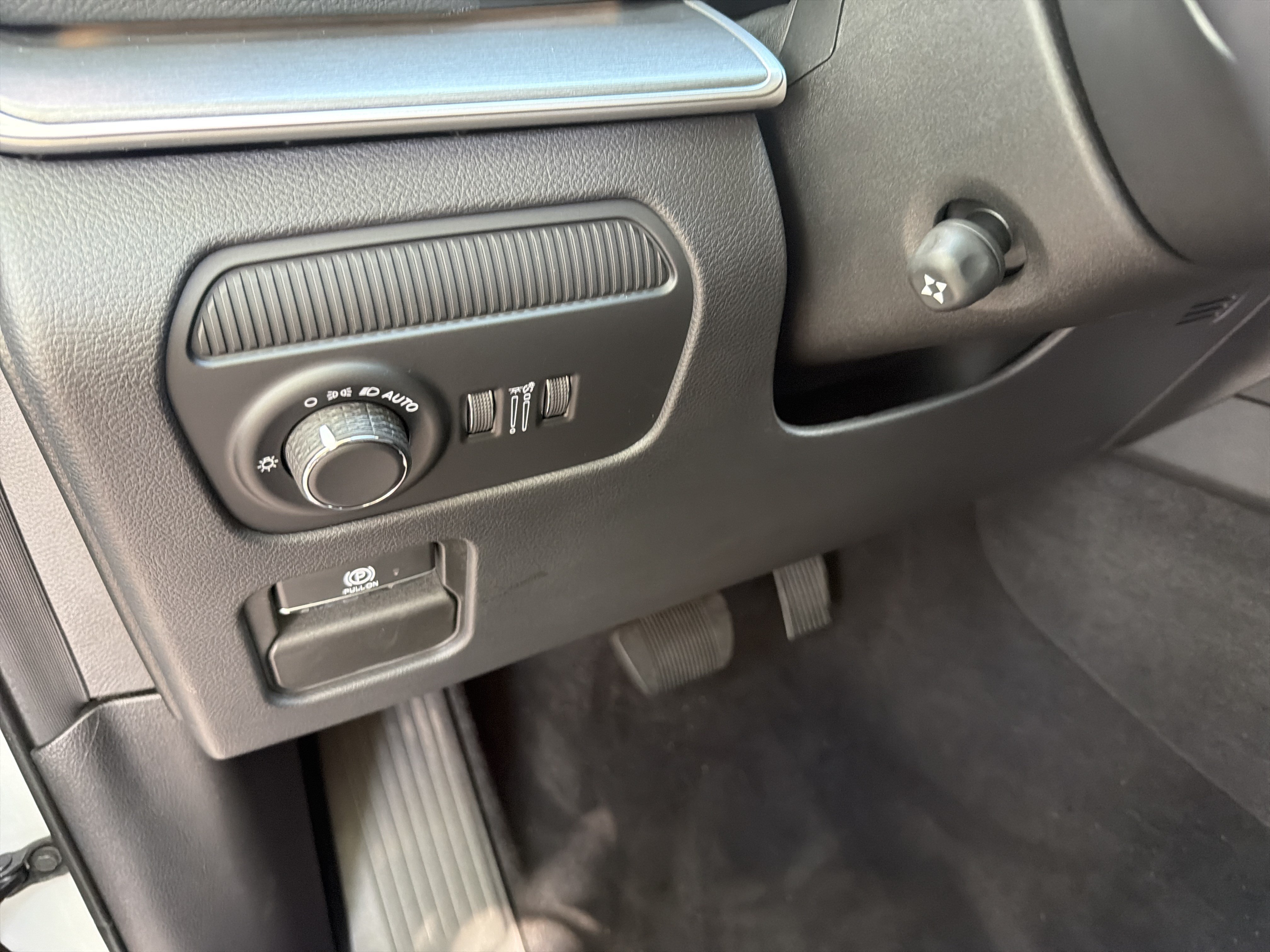 New 2026 Bright White Clearcoat Jeep Base image 24