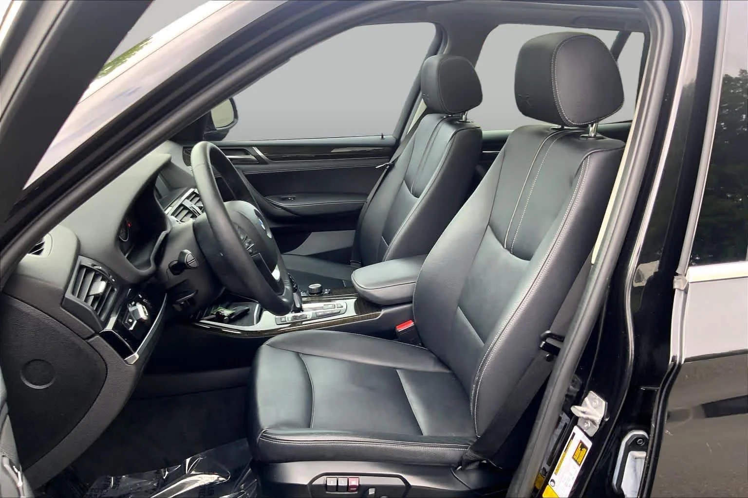 Used 2015 Alpine White BMW xDrive28i image 9