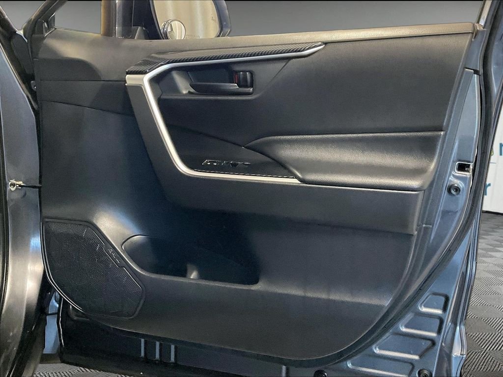 Used 2020 Gray Toyota LE image 12