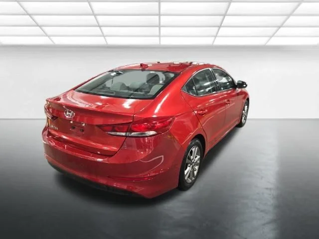 Used 2018 Red Hyundai SEL image 4
