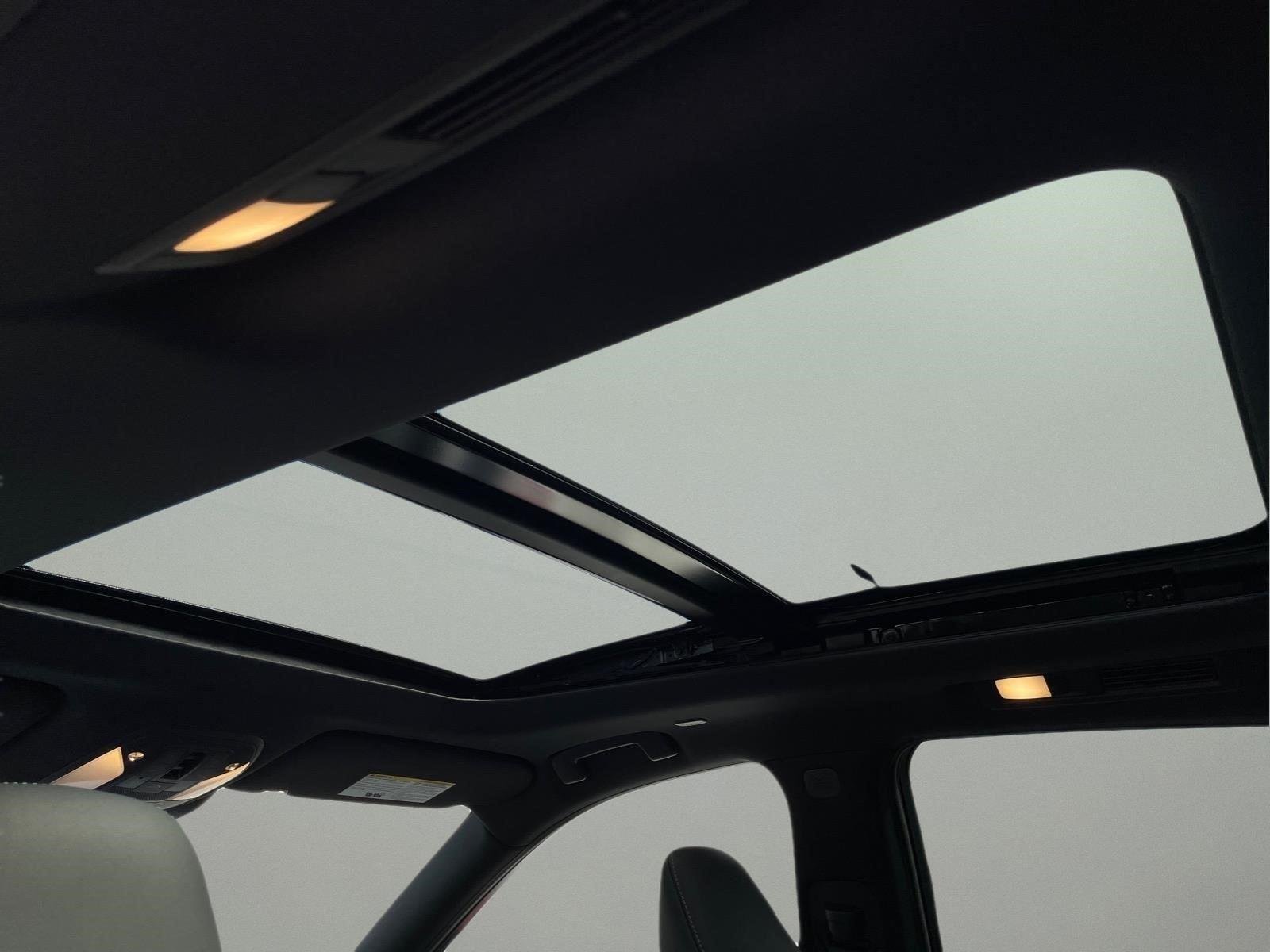 New 2027 2T SUN RED INFINITI Sport AWD image 18
