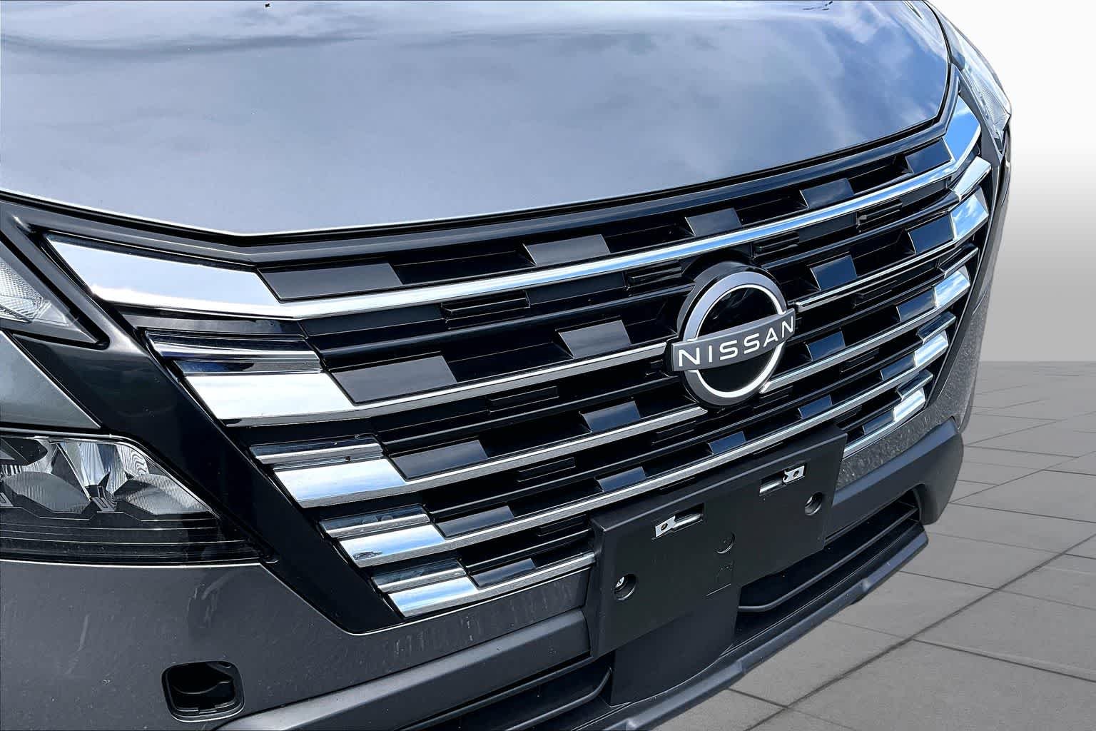 Used 2025 Gun Metallic Nissan SV image 30