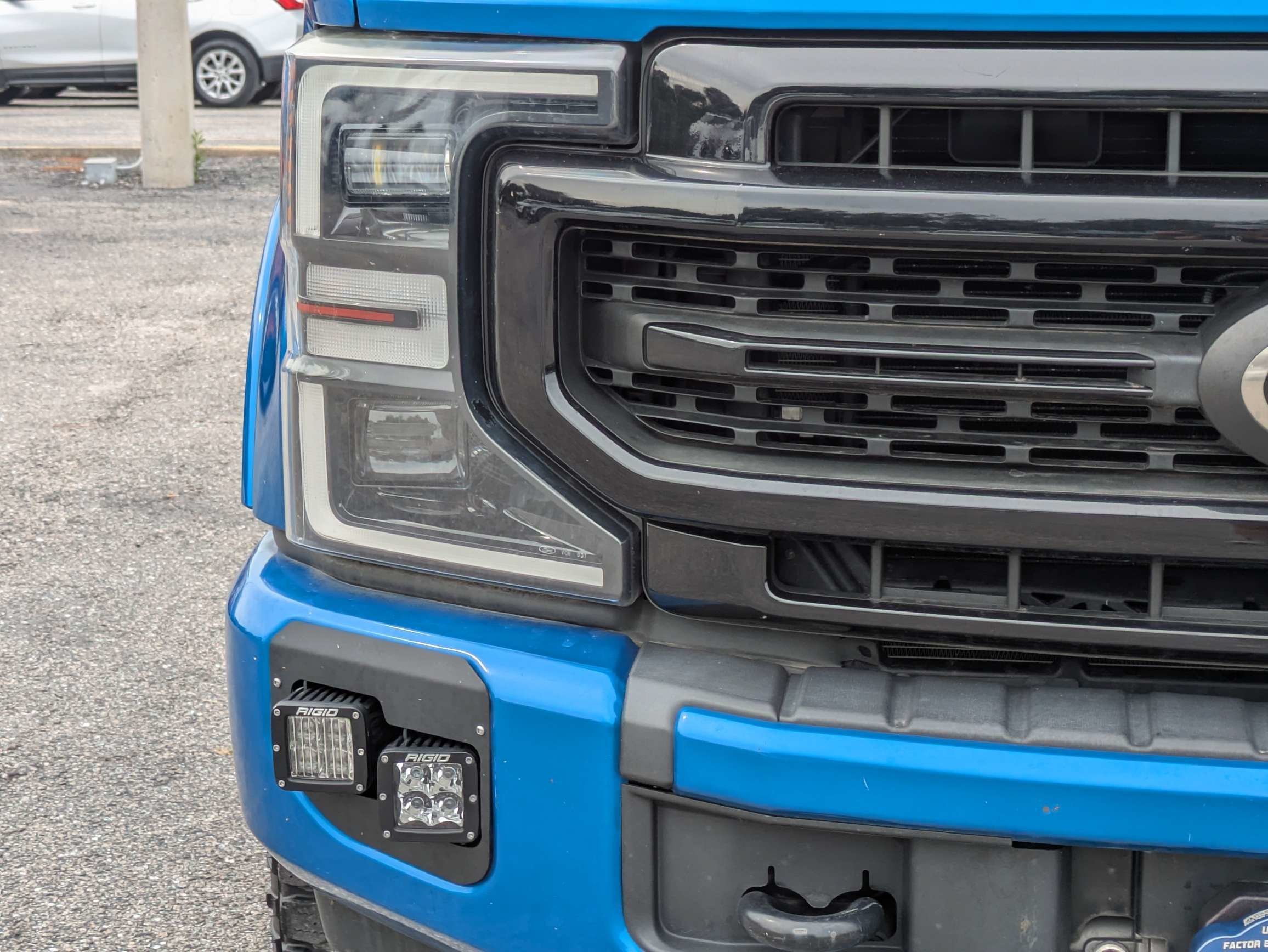 Used 2020 Velocity Blue Metallic Ford LARIAT image 10