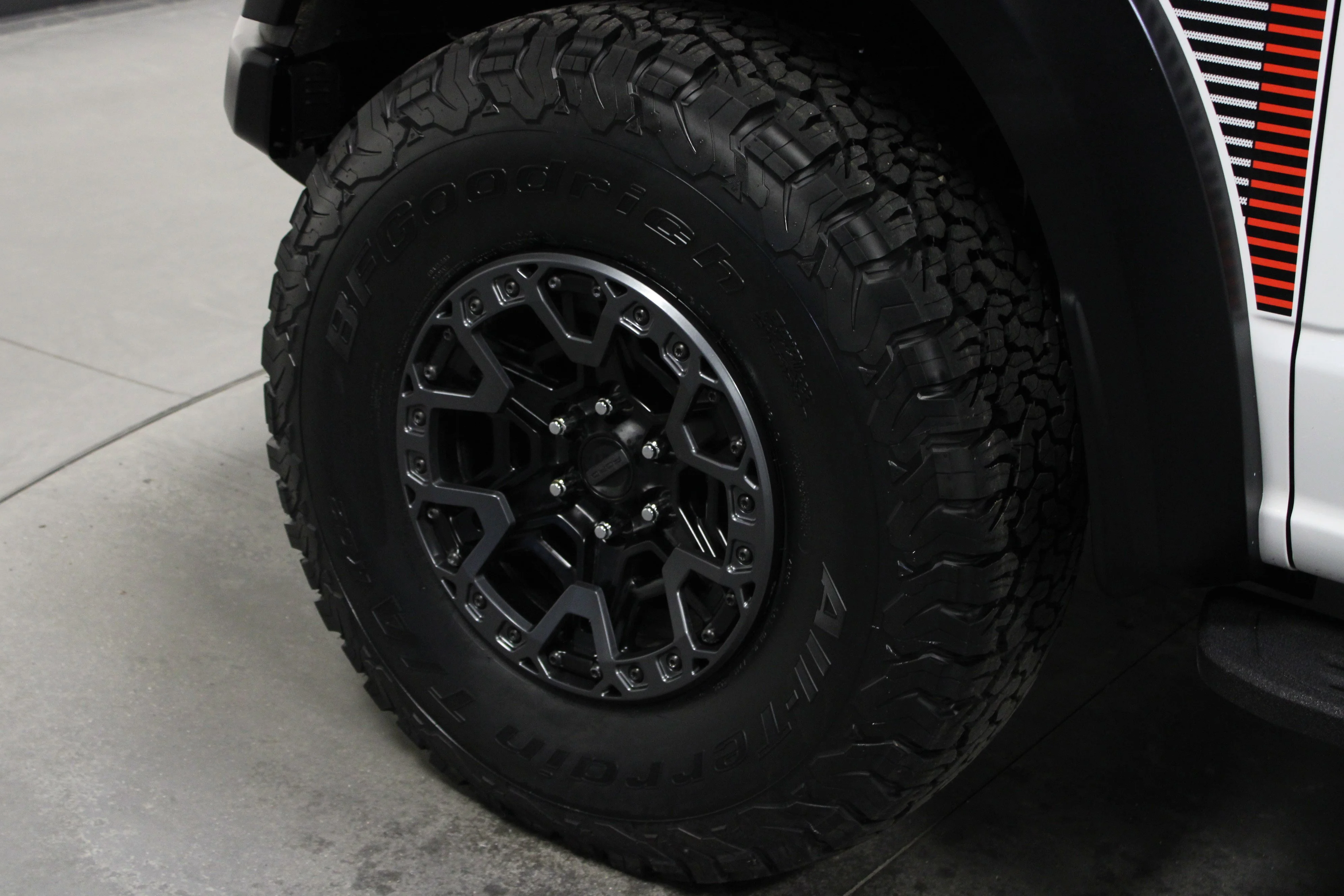Used 2024 Oxford White Ford Raptor image 10