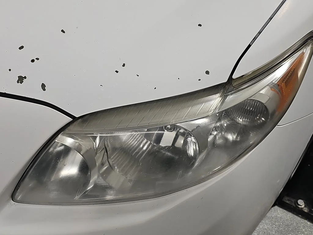 Used 2010 White Toyota LE image 28