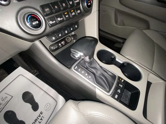 Used 2017 Red Kia EX image 20