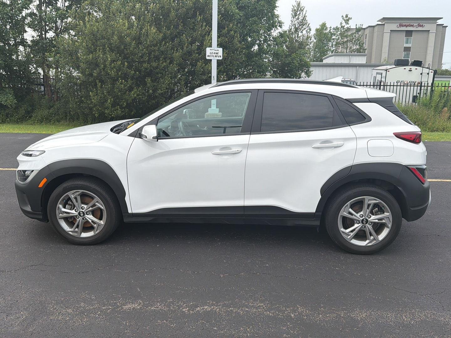 Used 2023 Lunar White Hyundai SEL image 8