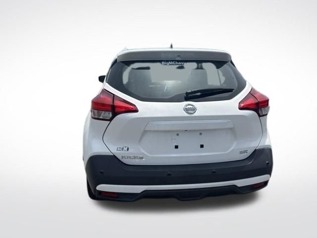 Used 2020 White Nissan SR image 4