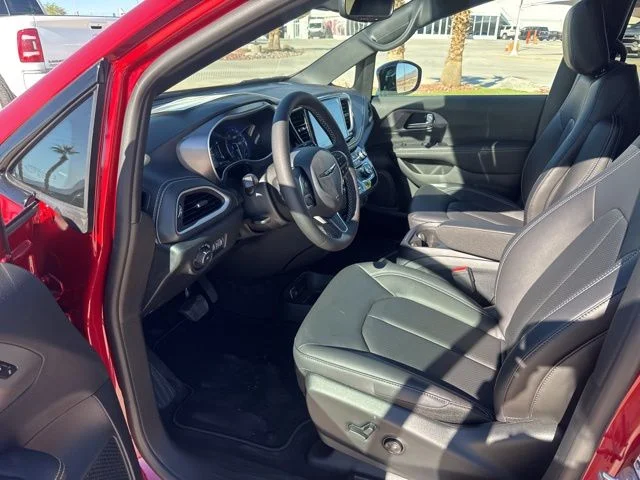 2026 Chrysler Pacifica Select - Photo 20