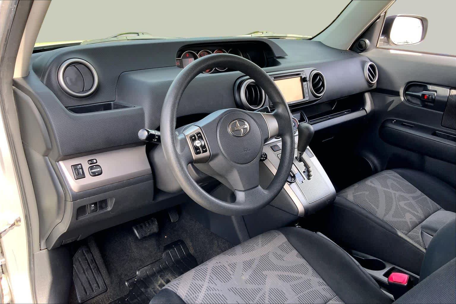 Used 2014 Classic Silver Metallic Scion  image 17