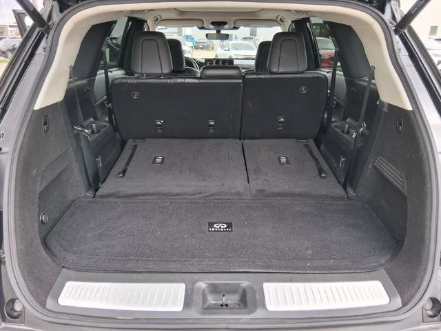 Used 2023 Black INFINITI LUXE image 6
