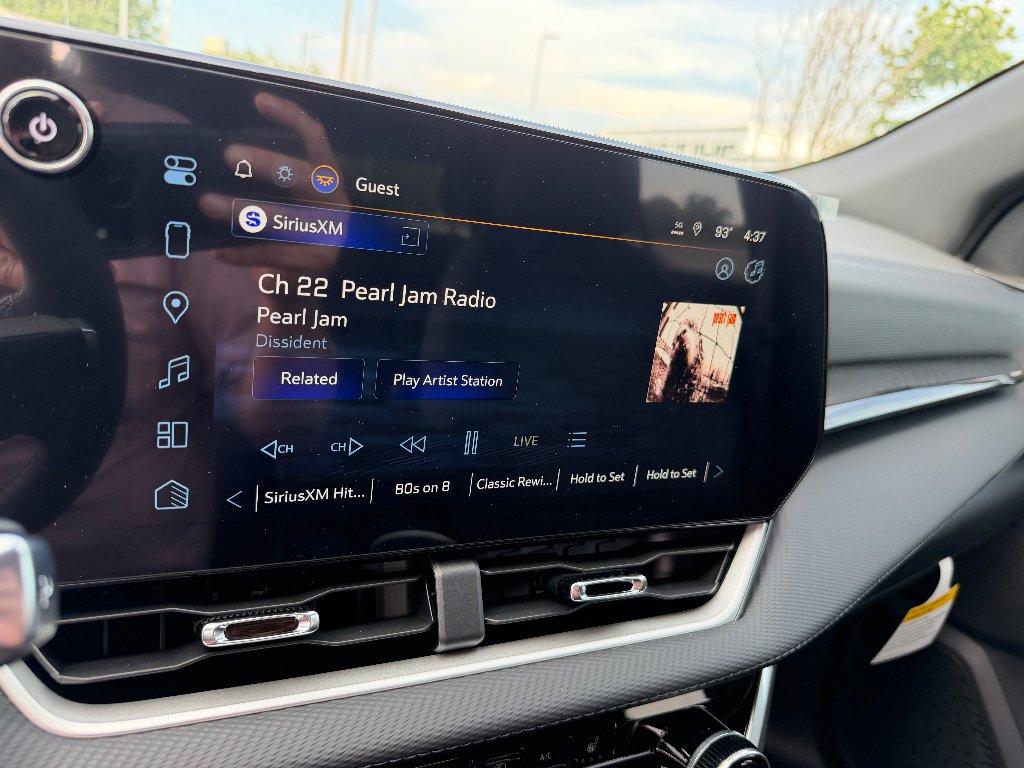 2027 Chevrolet Equinox LT - Photo 30