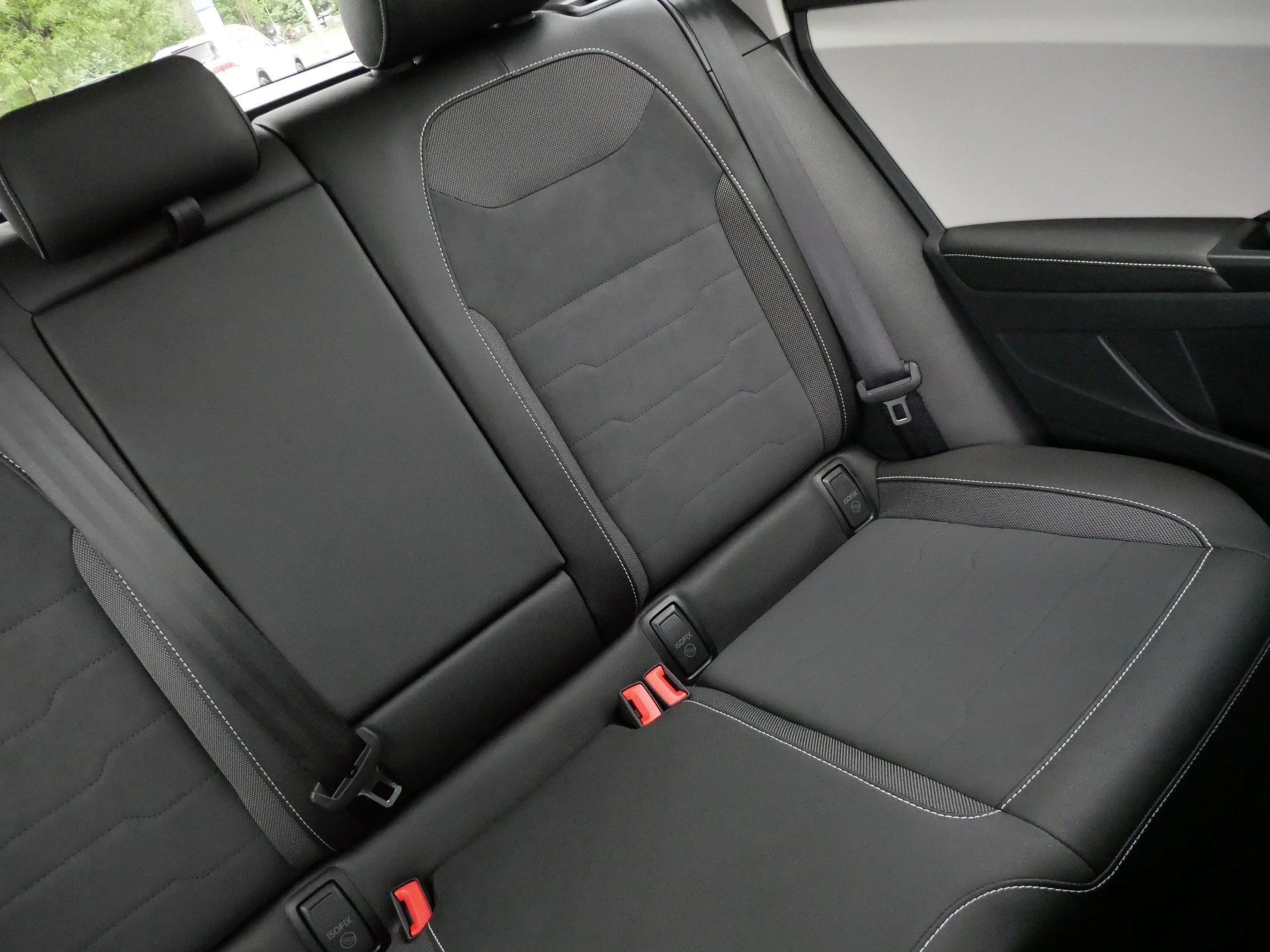 Certified Used 2025 Pure White Volkswagen SE image 14