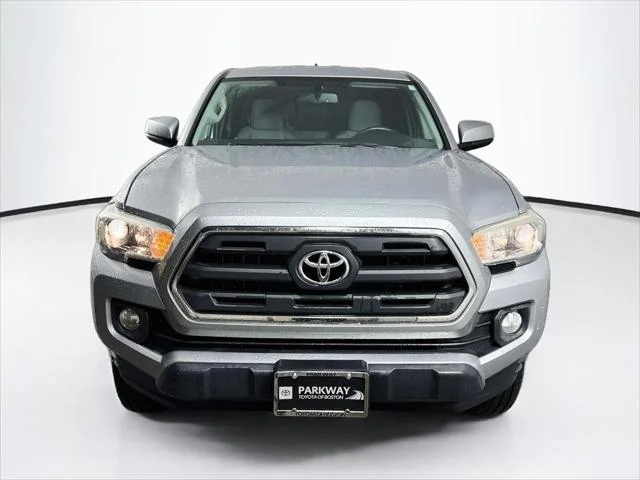 Certified Used 2017 SILVER ME Toyota  image 2