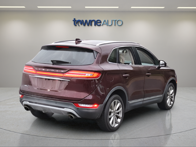 Used 2019 Burgundy Lincoln Select image 7