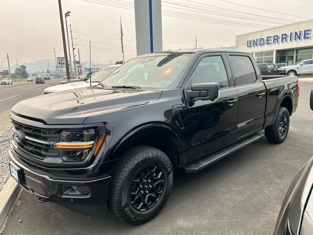 New 2026 Agate Black Metallic Ford XLT image 2