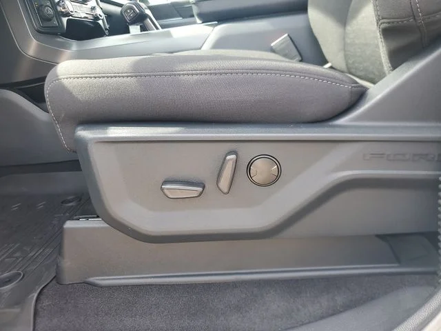 New 2026 Oxford White Ford XLT image 16
