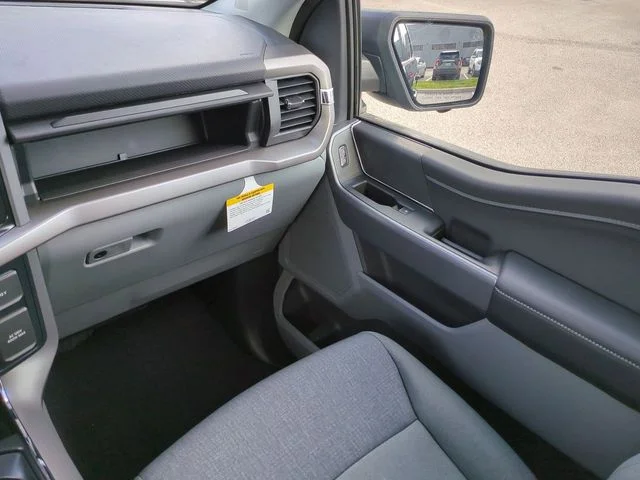 New 2026 Agate Black Metallic Ford XLT image 17