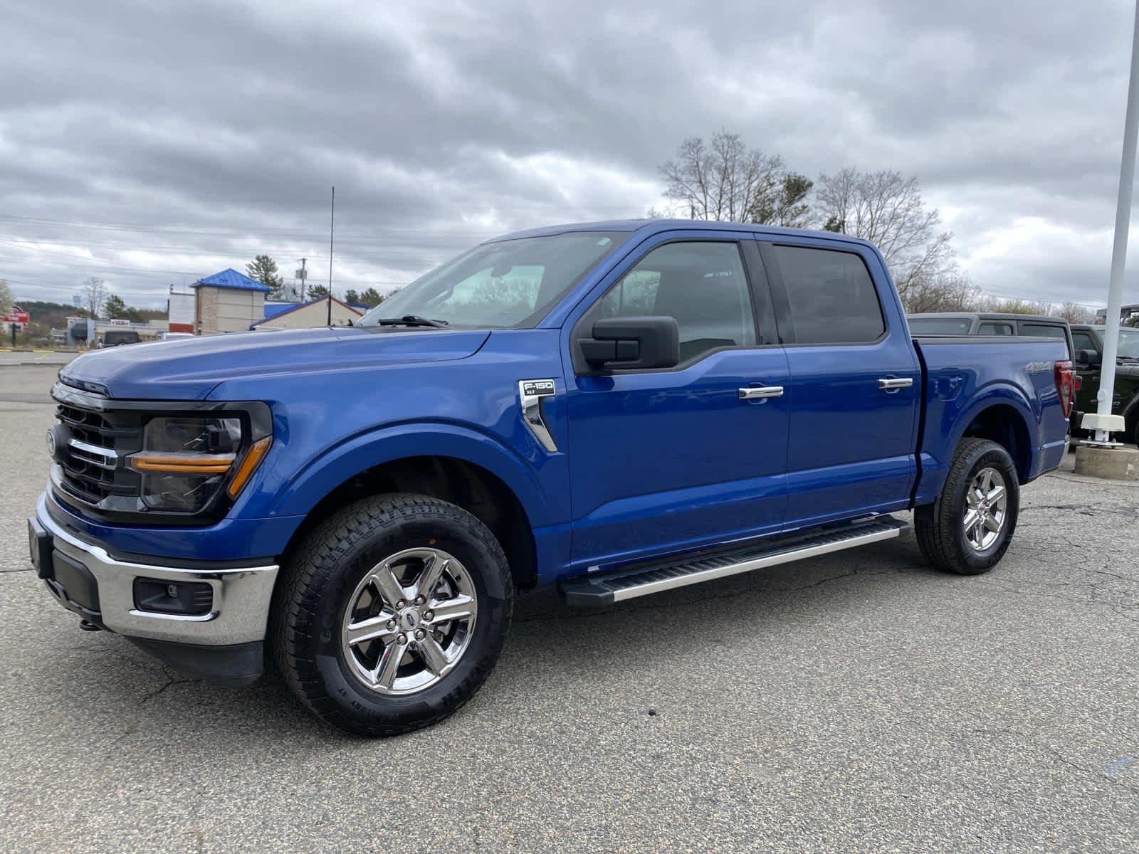 Certified Used 2025 Atlas Blue Ford XLT image 8