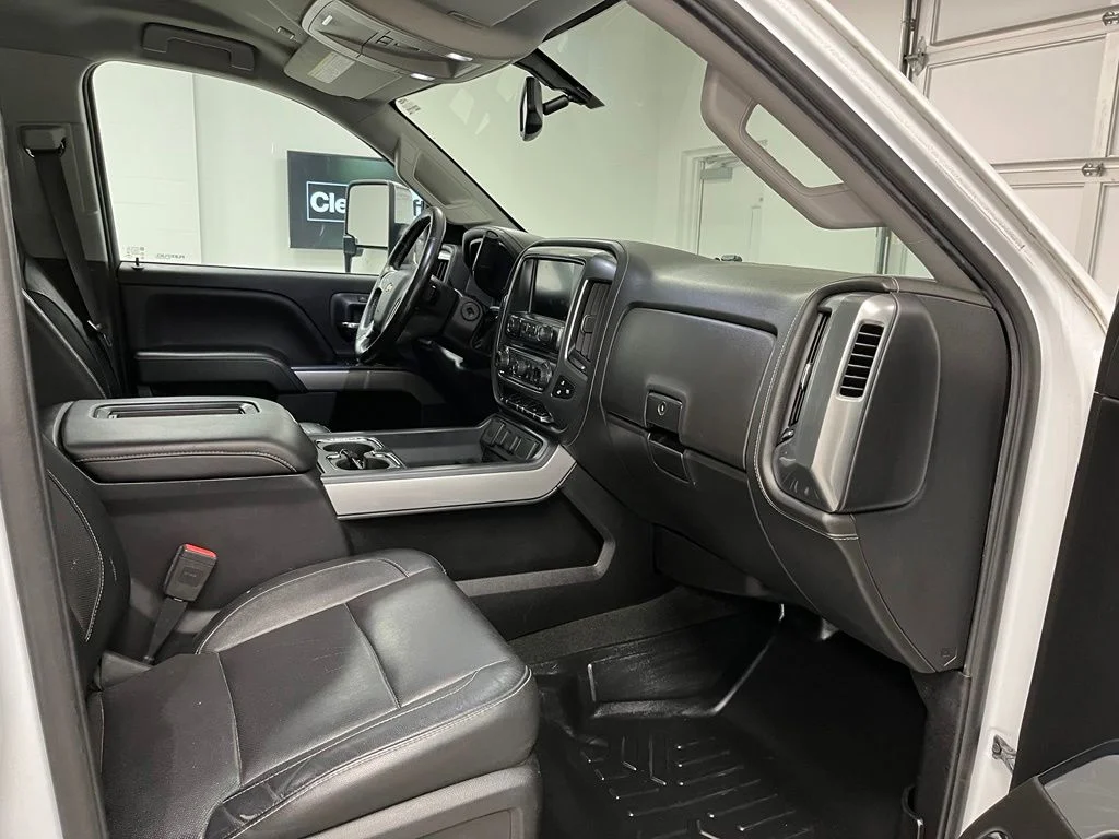 Used 2018 White Chevrolet LTZ image 55