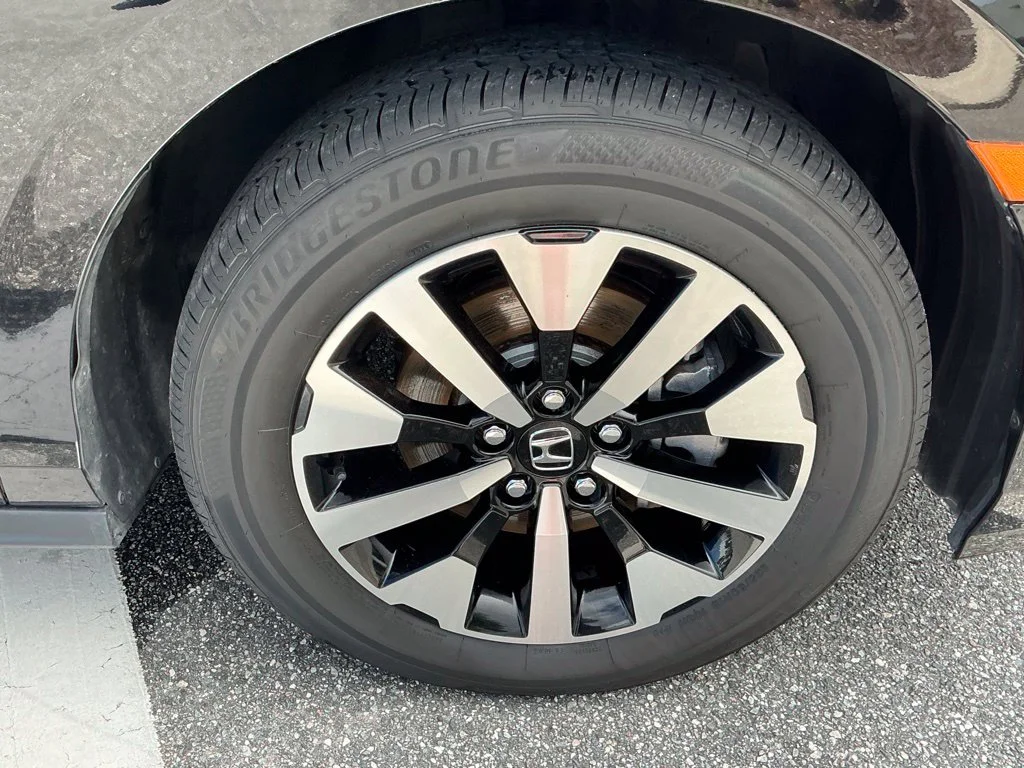 Used 2025  Honda EX-L image 17