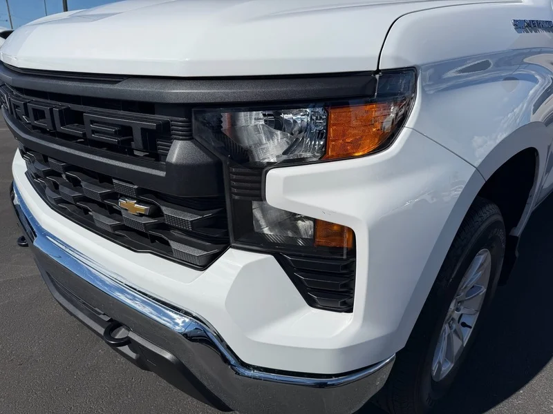 Used 2025 Summit White Chevrolet WT image 19