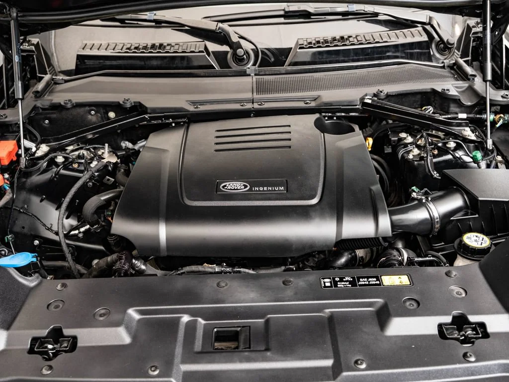 Used 2023 Black Land Rover S image 48