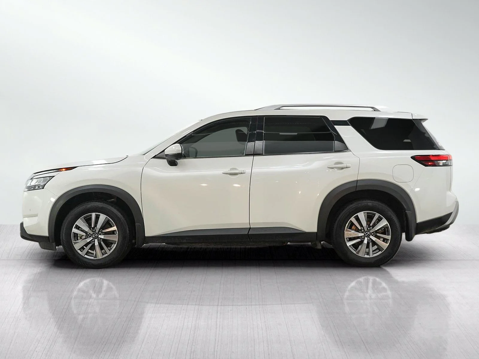 Used 2023 Nissan Pathfinder SL with VIN 5N1DR3CE2PC252966 for sale in Wayzata, Minnesota