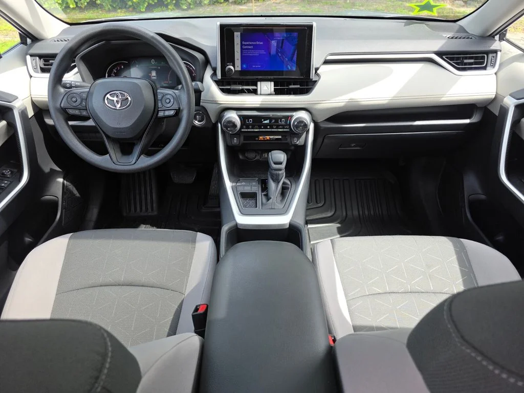 Used 2025 Silver Toyota XLE image 5