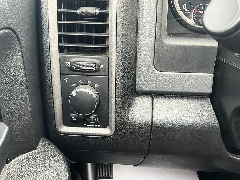 Used 2017 Brown Ram Tradesman image 17