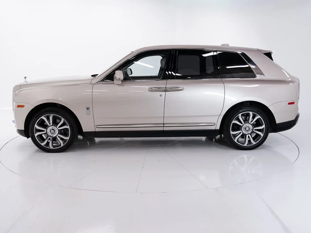 Certified Used 2019 White Sands Rolls-Royce  image 2