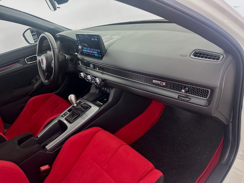 Used 2023 White Honda  image 26