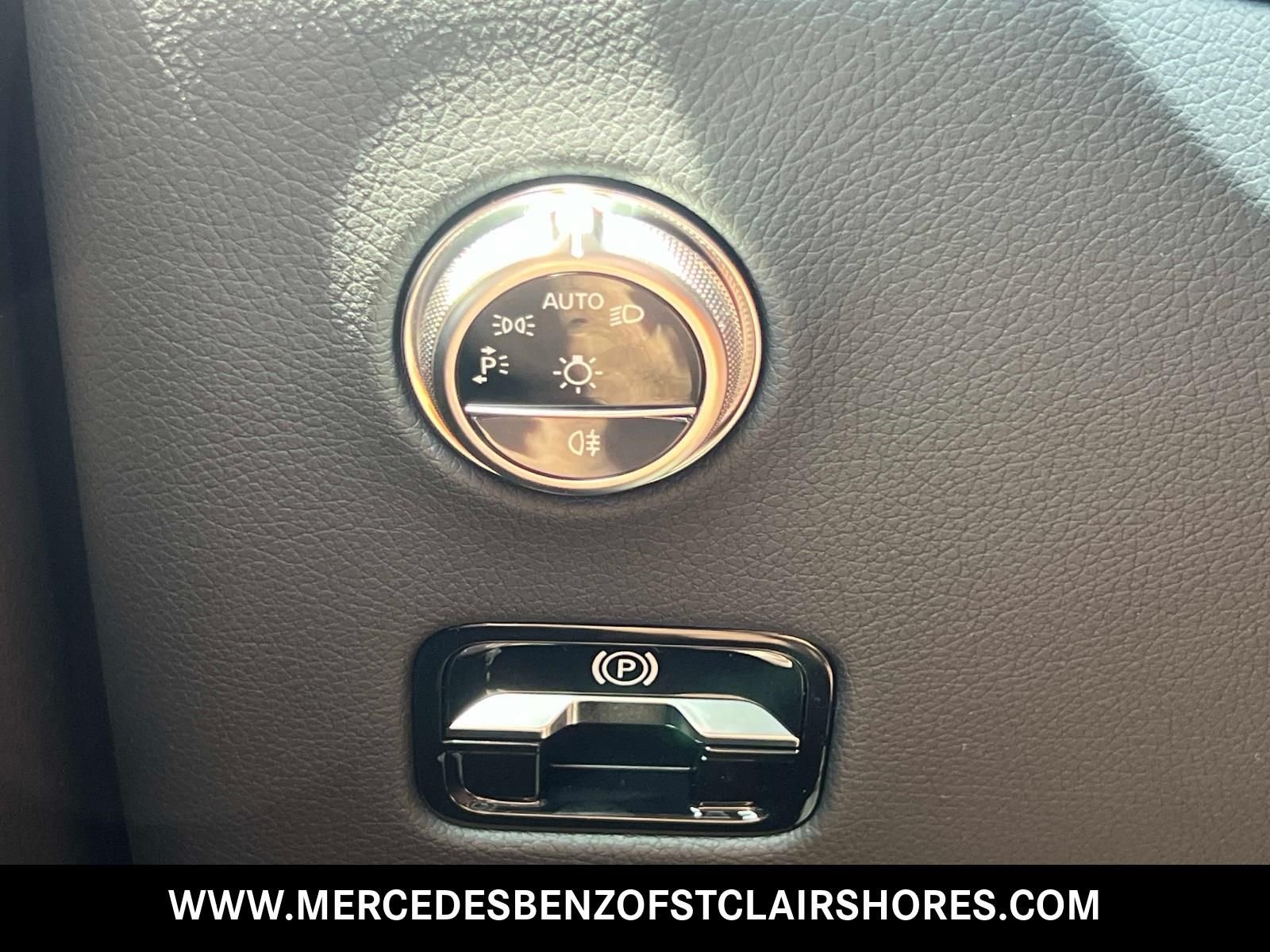 New 2026 Graphite Grey Metallic Mercedes-Benz GLC 300 image 30